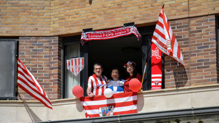 Athletic Bilbao fans decorate their home